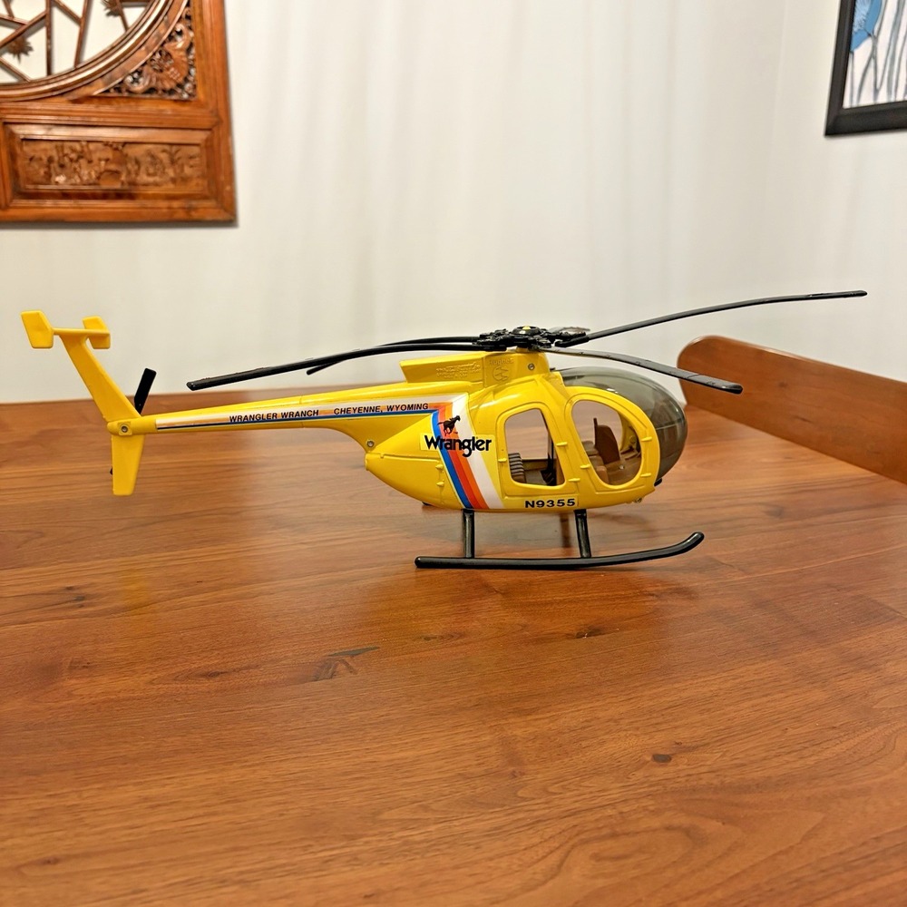 Vintage 1983 ERTL Wrangler Hughes Helicopter Model Toy 2343 5 Blades Yellow 1:16